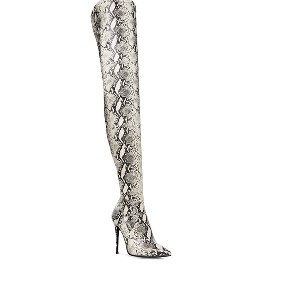 Steve Madden Shoes - Steve Madden Snake Skin Boots